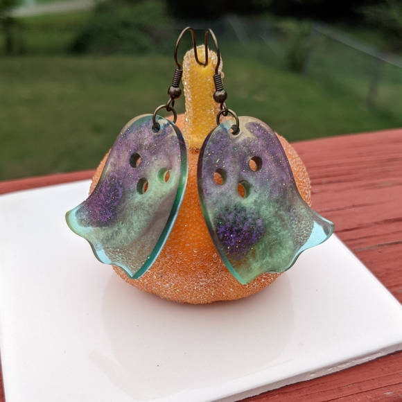 Spooky Ghost Earrings Handmade Resin Art Cute Goth Sparkly Halloween Jewelry - Picture 5 of 8